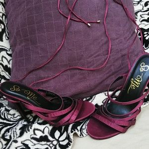 Strappy lace up leg high heel shoes